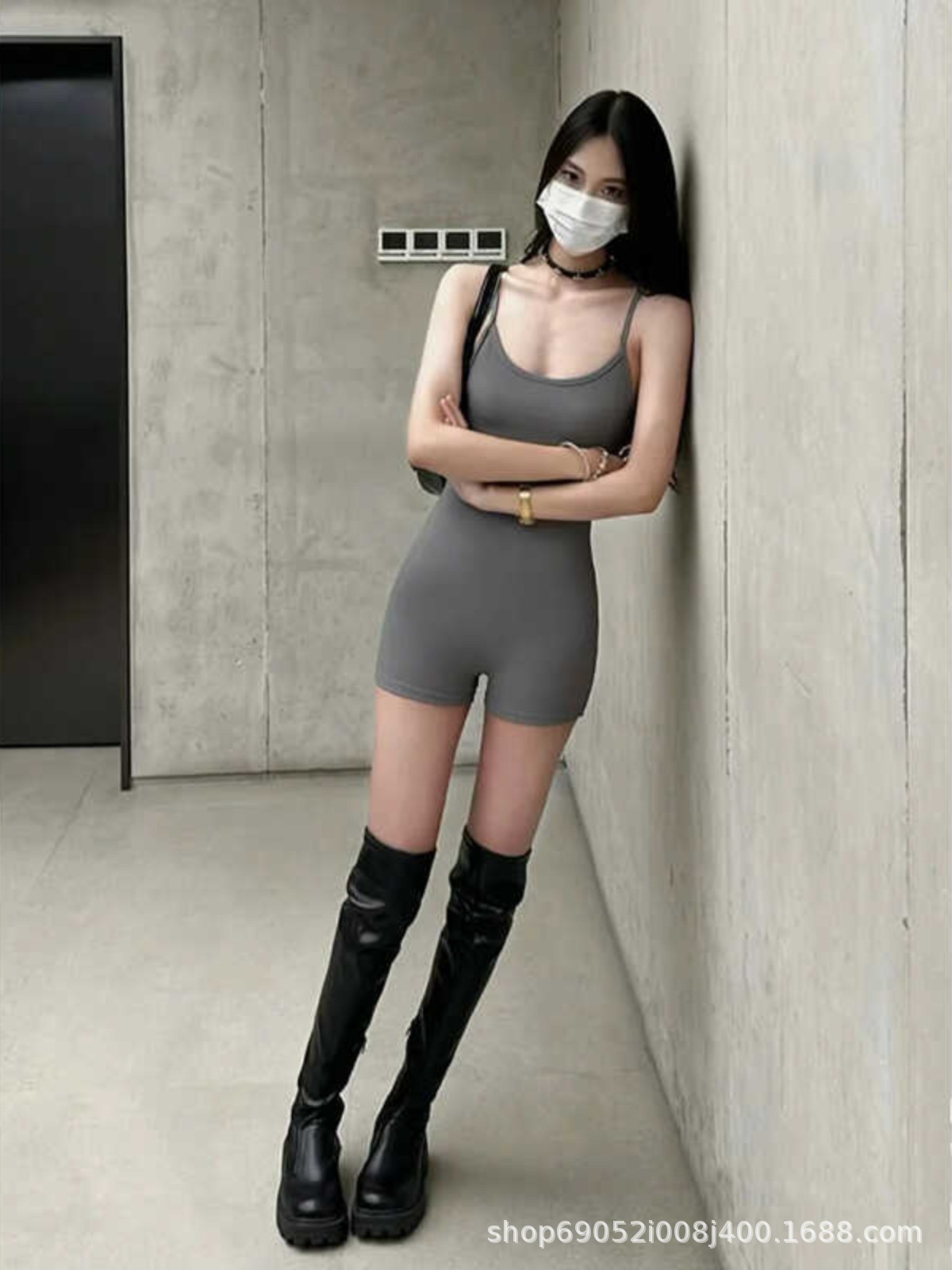 辣妹性感修身收腰夏季外穿高级氛围感吊带连体衣显瘦小众连体短裤详情5