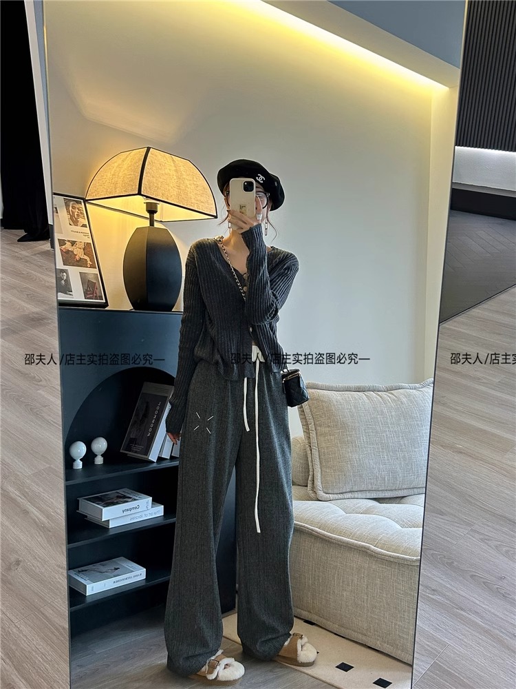 2024年新款女装秋季韩版薄款V领长袖针织开衫 宽松显瘦短款外穿上衣 女装加工精致时尚详情11