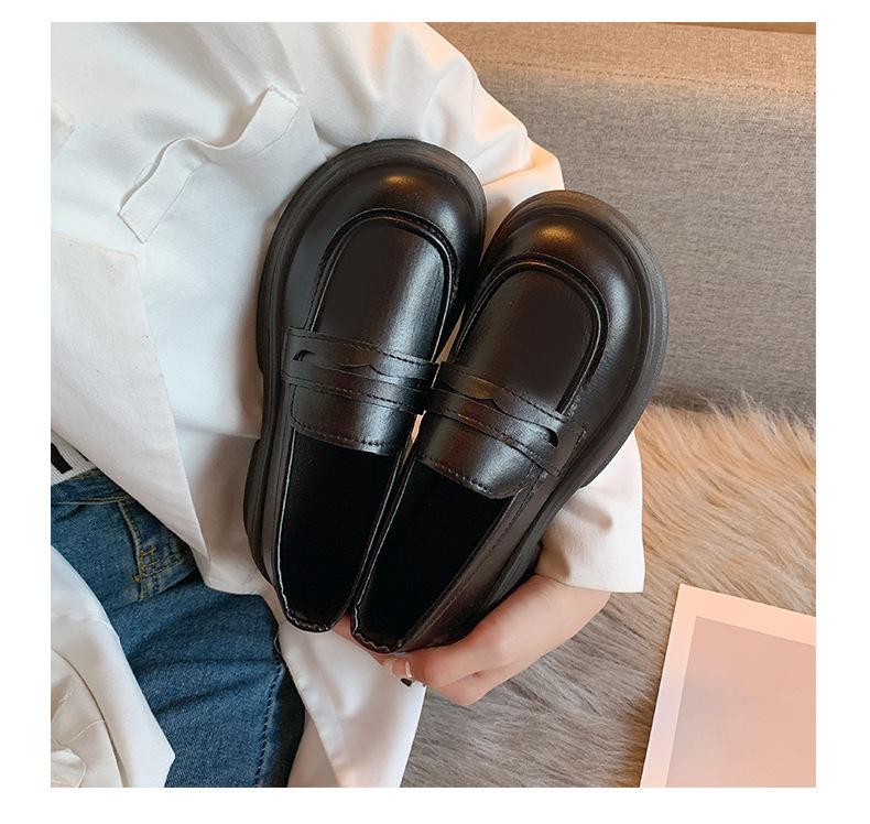 The new 2024 autumn collection of Japanese-style small leather shoes for women features a black thick-soled loafer with a British style, paired with a single jk uniform shoe pic 25
