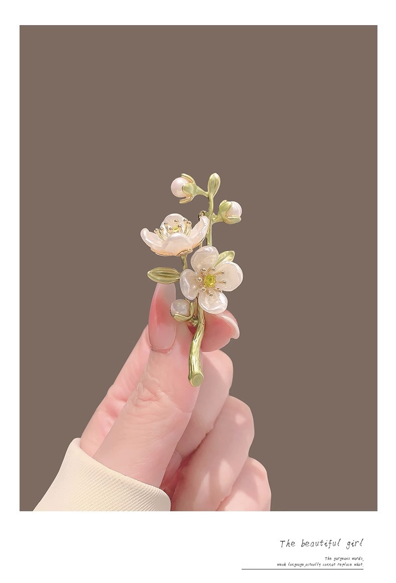Artistic green jasmine brooch, plant flower pearl brooch, retro style suit, anti-glare clasp pin accessory pic 1