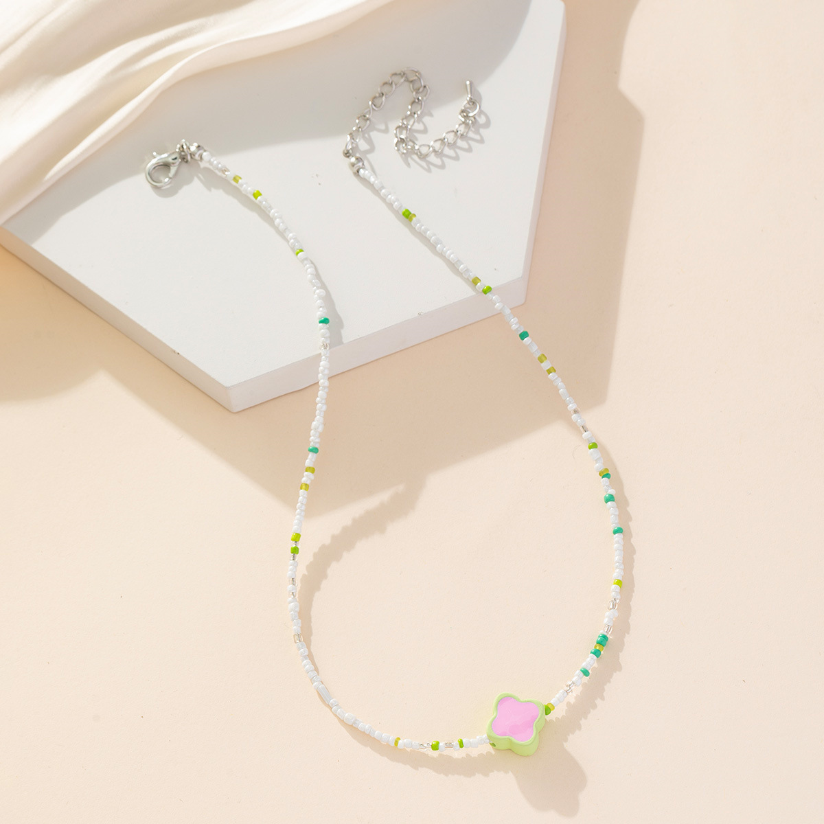 Colorful candy four-leaf flower rice bead beaded necklace, with a unique little Chanel style, sweet and elegant, high-end design, collarbone chain for women pic 5
