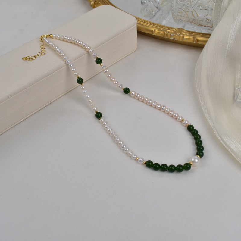 Natural freshwater pearl necklace, green agate round beads, elegant and high-end neckchain, autumn and winter outfit, pearl sweater chain pic 2