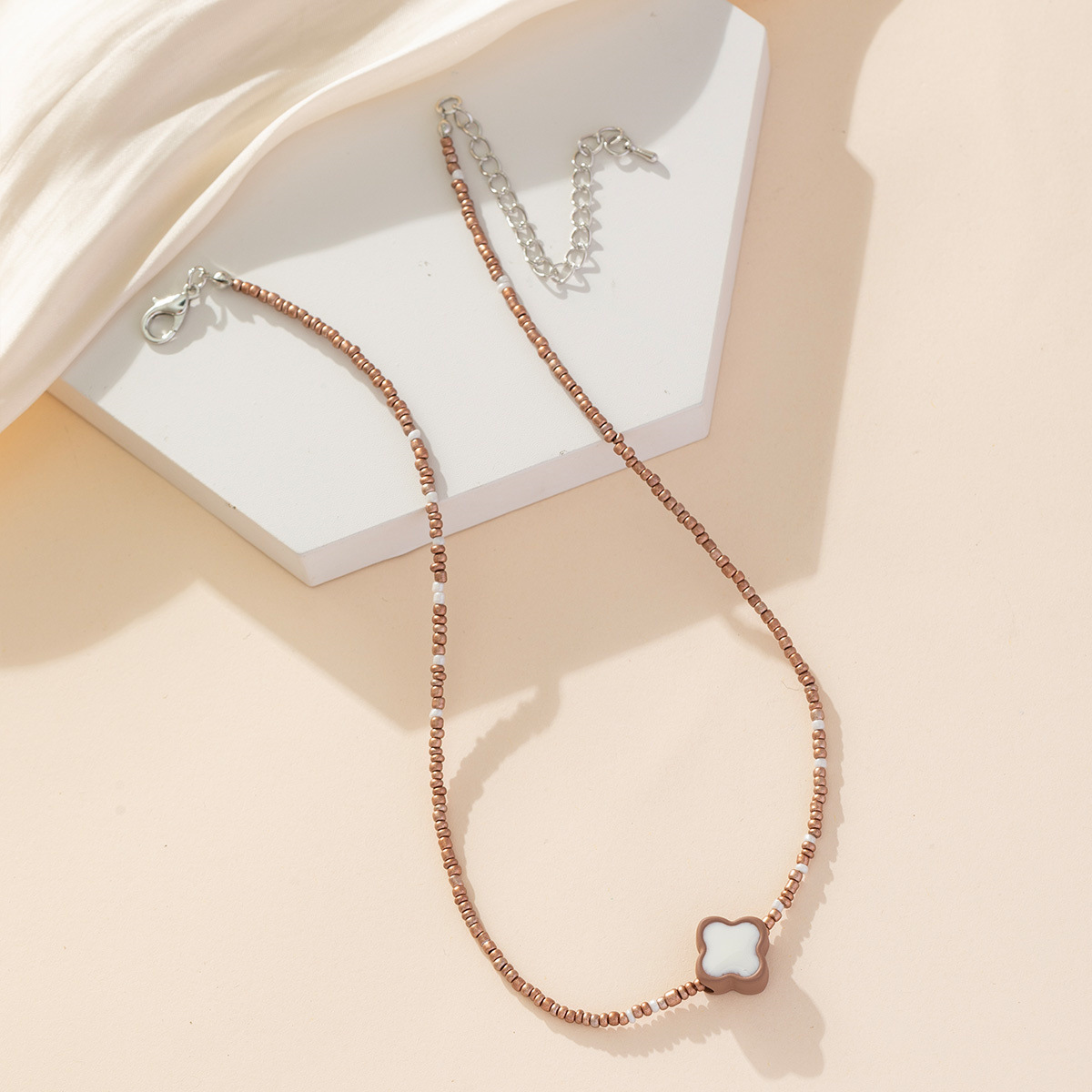 Colorful candy four-leaf flower rice bead beaded necklace, with a unique little Chanel style, sweet and elegant, high-end design, collarbone chain for women pic 2