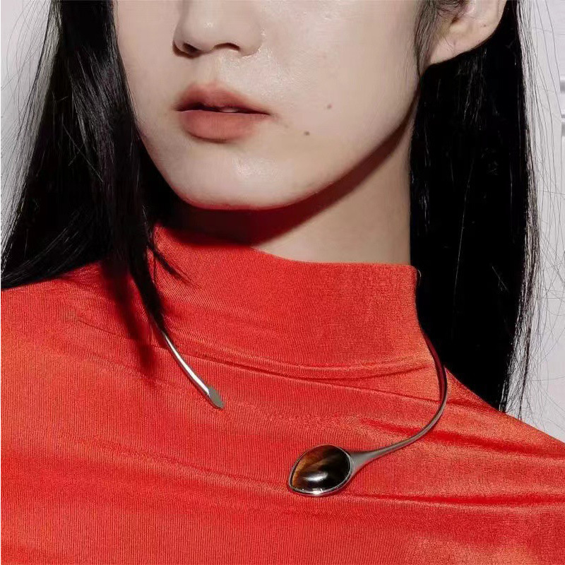 小众设计感蛇形天然虎眼石银色项圈个性简约时尚独特高级感项链详情10