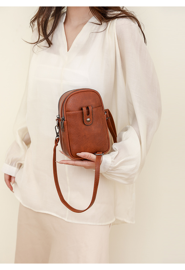 软皮女包2025新款软皮手机包时尚简约高级感单肩斜挎迷你小包包女详情22