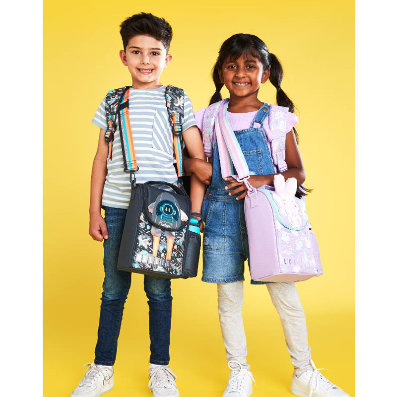 في أستراليا، حقيبة أطفال متوسطة الحجم من طراز Smiggle متوسطة، للتسلية في الهواء الطلق pic 9
