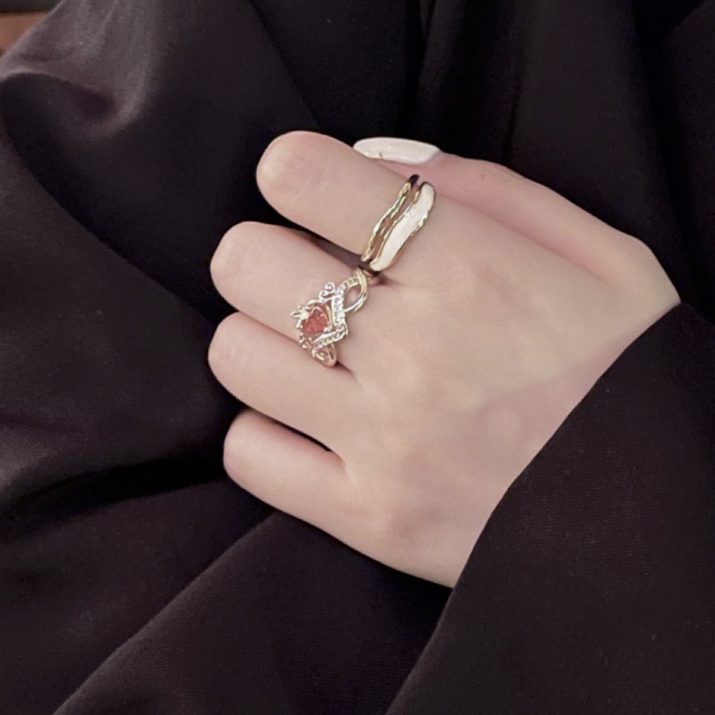 The ring does not fade. It has a unique and high-end feel, is versatile, and exudes a light luxury temperament. It is an inS-style retro ring with geometric openings from Japan and South Korea pic 21