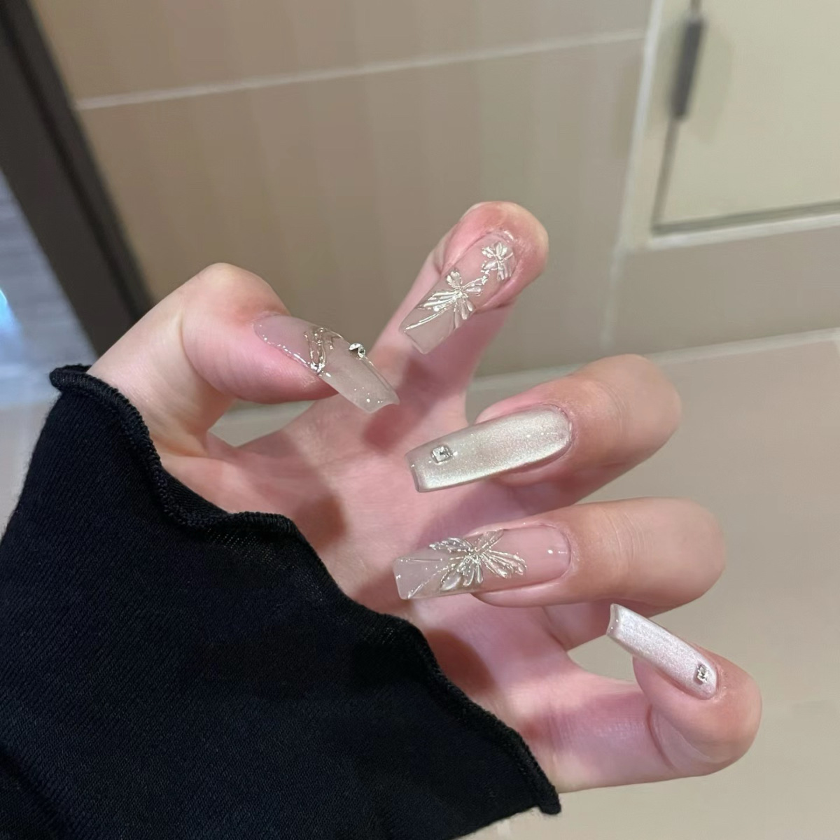 【灵动舞蝶】手工穿戴甲中长款ins 显白蝴蝶猫眼高级感美甲贴片详情13