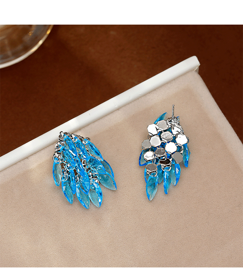 时髦个性轻奢水滴几何水滴流苏耳环女直播爆款超闪气质高级感耳饰详情9