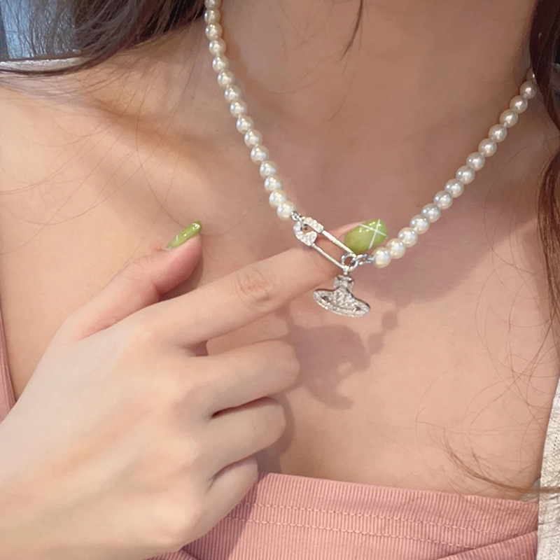 西太后新款ins风仿珍珠项链女颈链小众几何皇冠满钻土星球锁骨链详情7