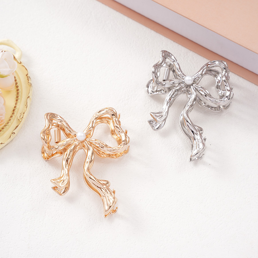 韩版网红珍珠蝴蝶结发夹 女士时尚盘发鲨鱼夹 异形合金抓夹 头饰发卡蝴蝶结装饰详情13