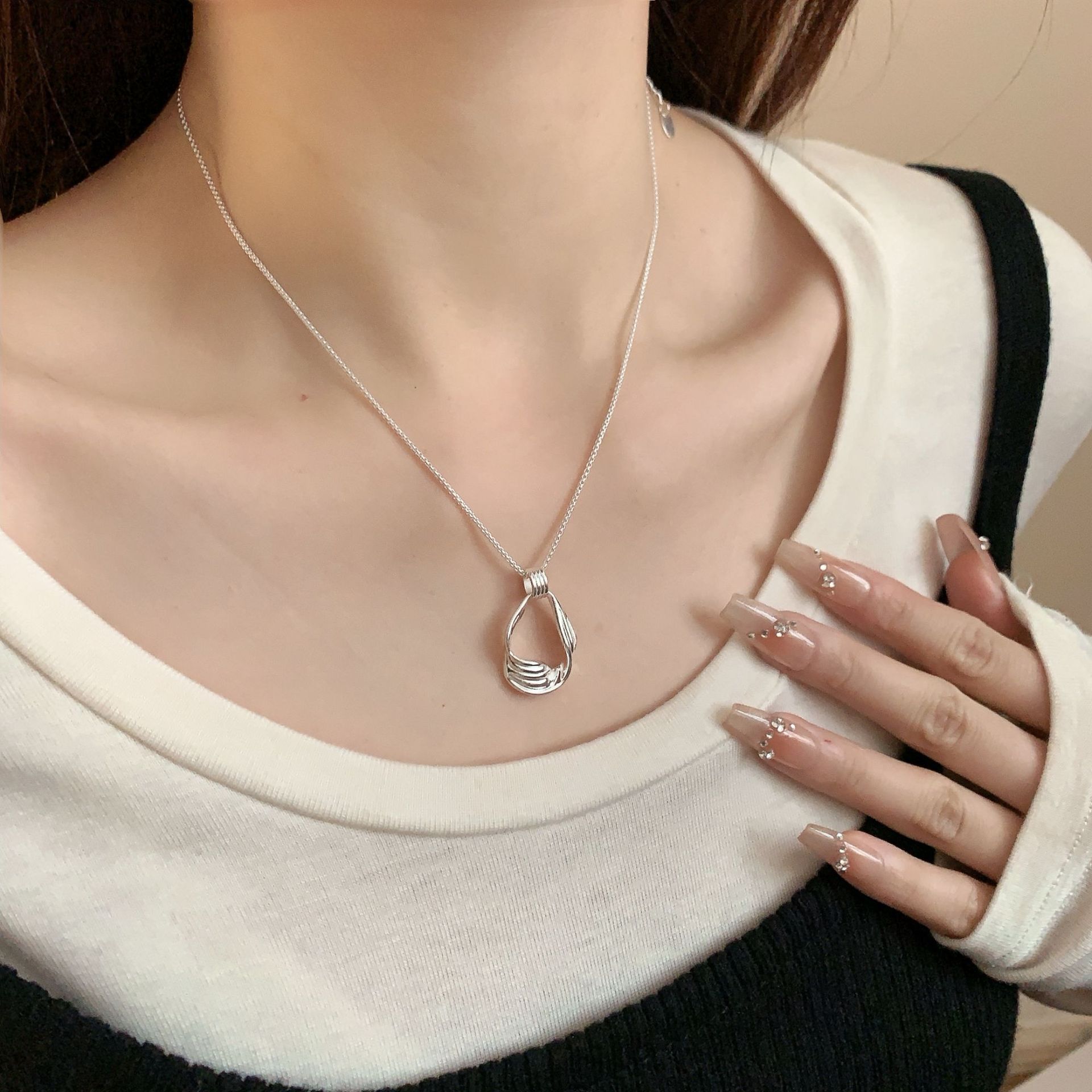 French twist 12.31 multi-layer circle necklace for women, s925 sterling silver ins design, high-end and elegant, collarbone chain, cold style pic 7