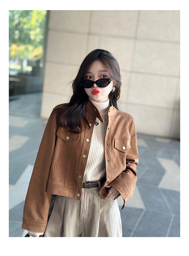 For women in winter, add a thick one-piece fleece jacket. For autumn and winter, pair it with a semi-high neck knitted base layer and a white warm top pic 30