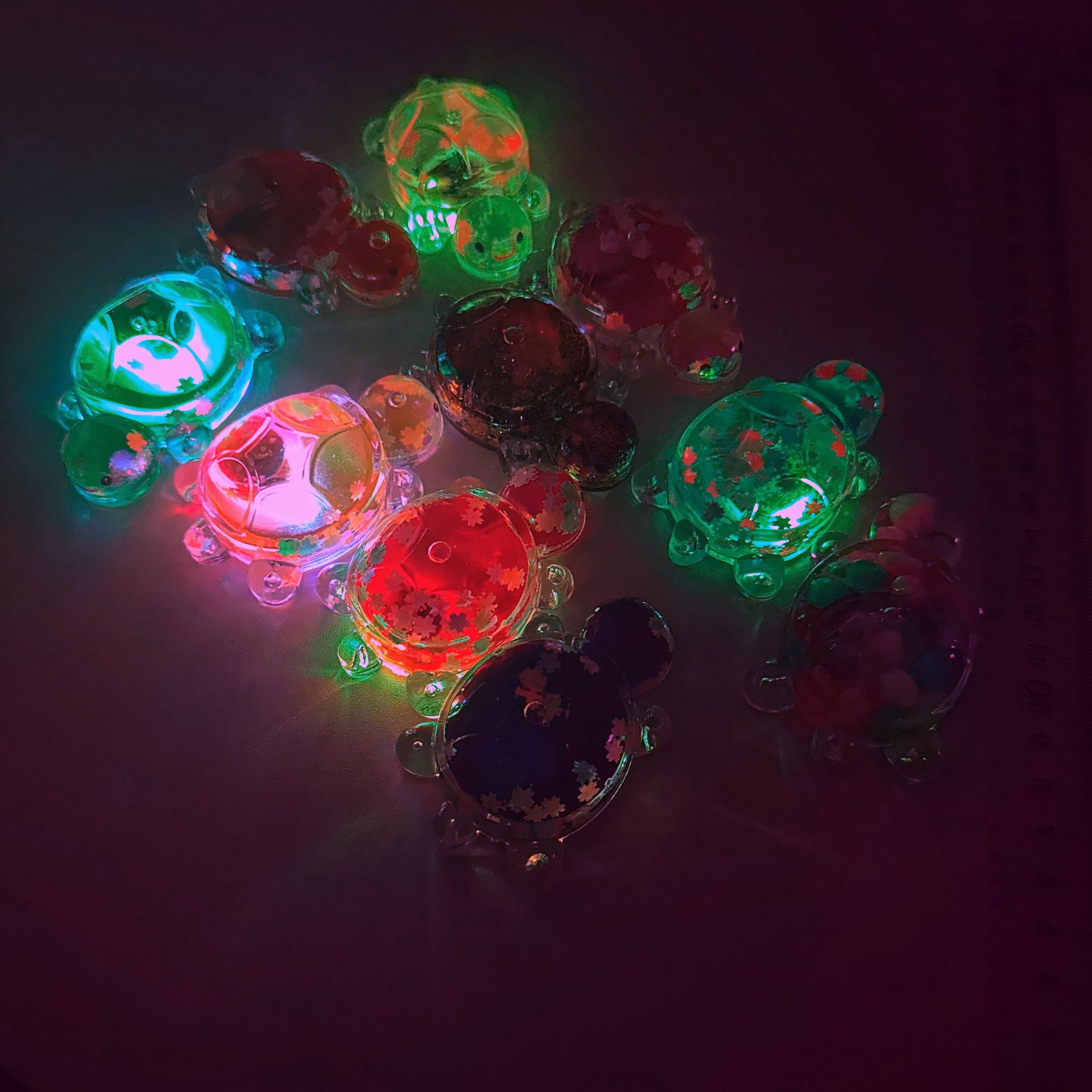 流沙炫彩爆闪夜光小乌龟对碰彩光玩具女孩巨无霸发光彩色盲袋摆件详情8