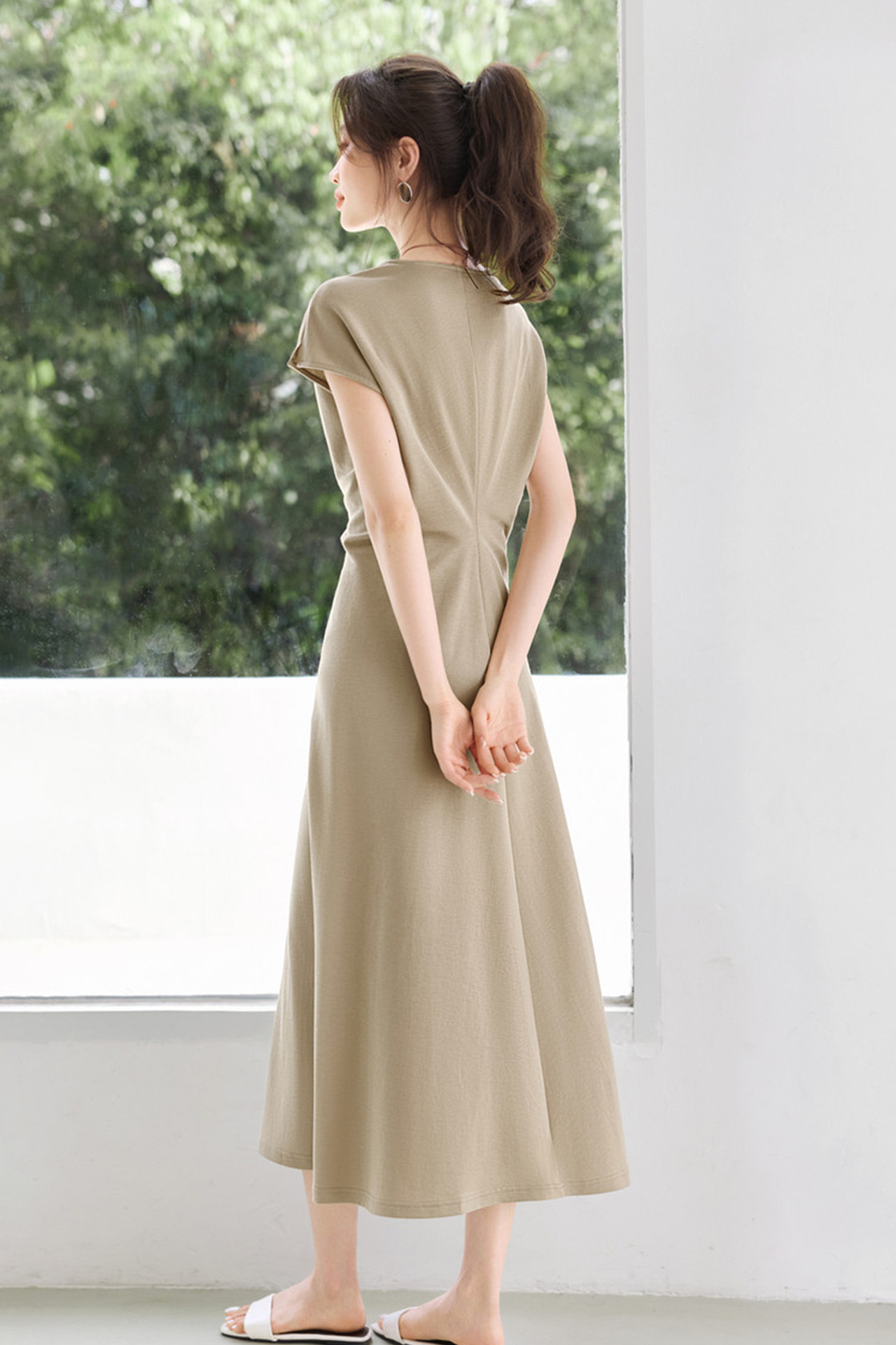 智性慵懒老钱风收腰松弛长款通勤连衣裙25夏季款详情25