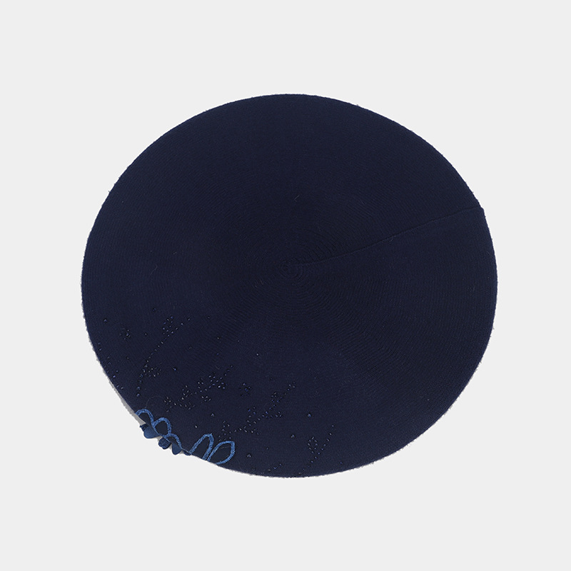 French retro rhinestone flower-patterned knitted bud hat, artistic, fresh and fashionable painter hat, autumn and winter beret pic 12