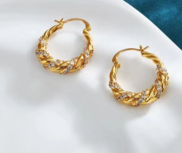 简约百搭时尚气质锆石麻花耳扣个性精致名媛风小众设计秋冬款耳环详情2