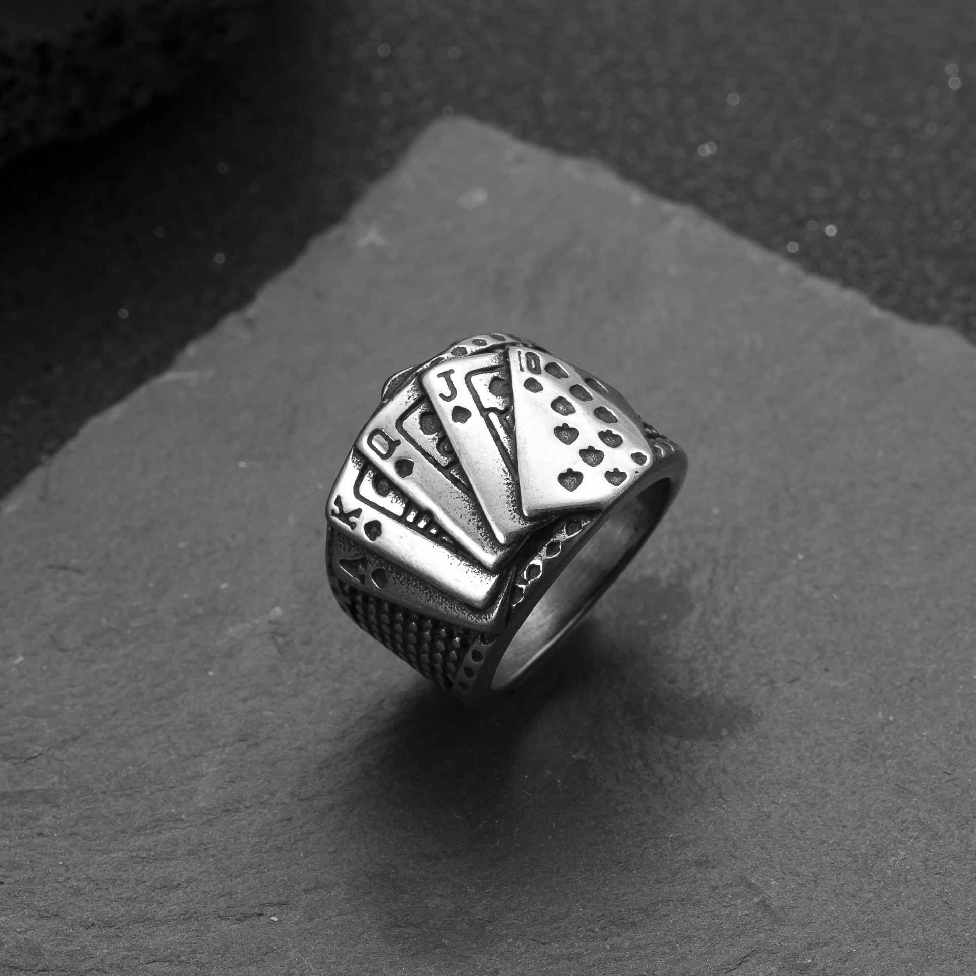 欧美跨境不锈钢戒指铸造十字架男士戒指嘻哈复古钛钢饰品批发厂家详情8