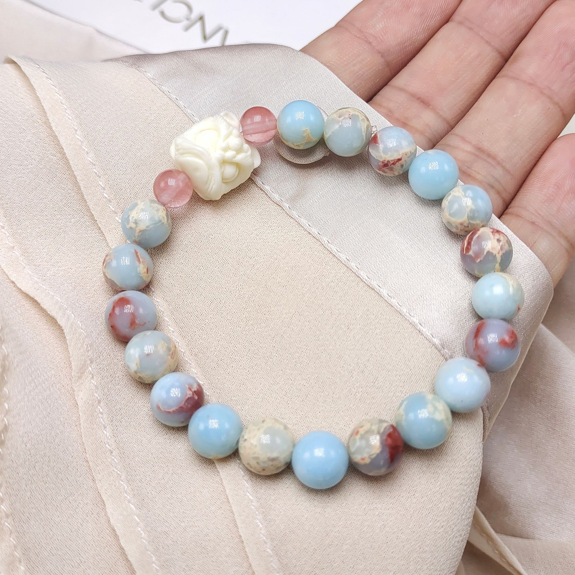 Shoushan stone Star and moon Bodhi bracelet, a fresh and sweet Bodhi red panda paw design bracelet with a feminine charm and a unique style pic 13