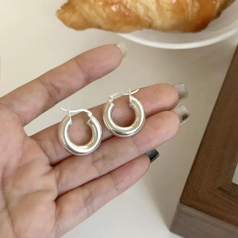 S925 sterling silver 3.3-day single, same style circle earrings, a niche and high-end feel, French geometric silver ear rings, hip-hop earrings pic 4