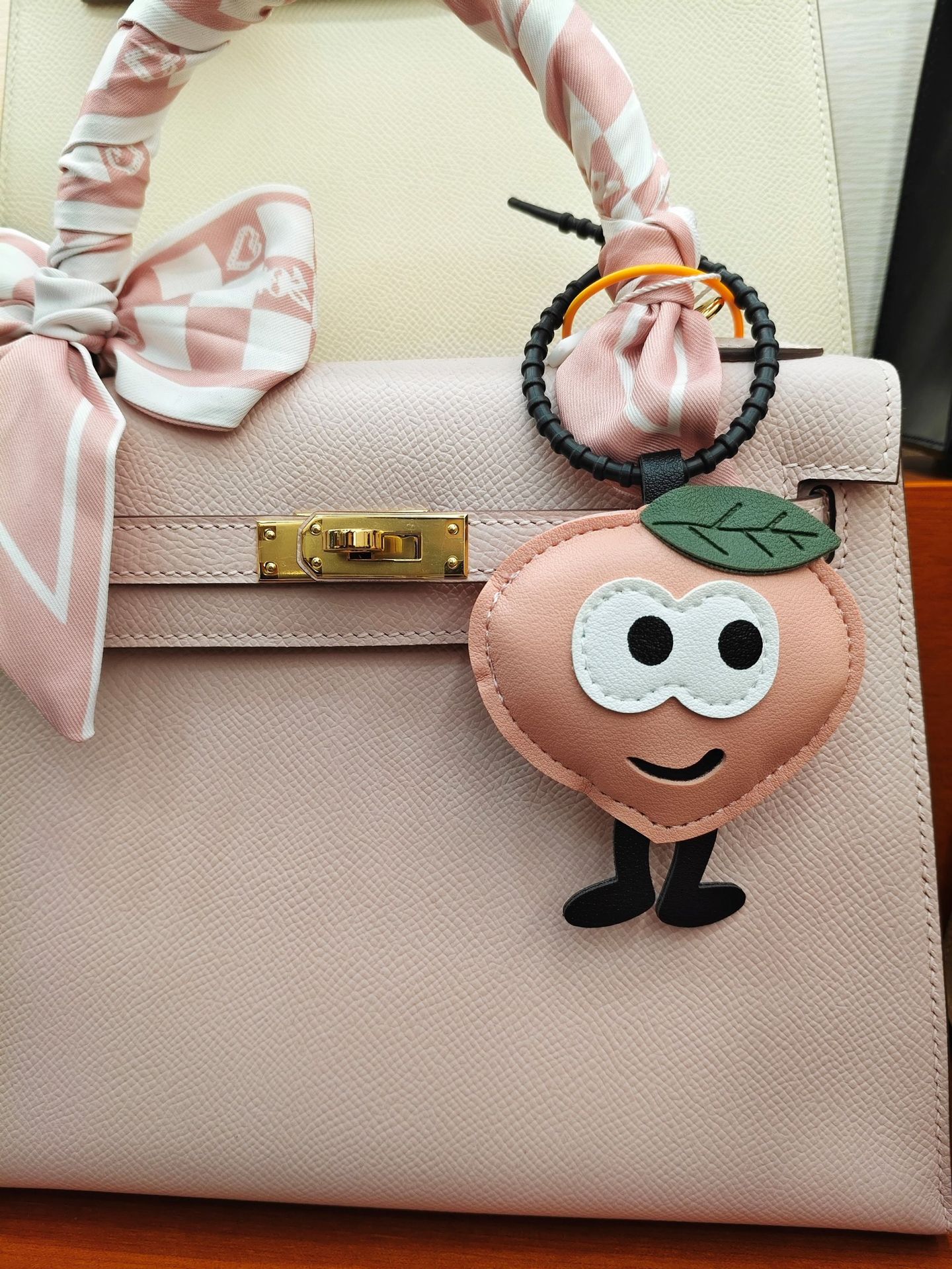 Cute keychain, creative Apple Christmas tree, couple car pendant, doll, cartoon five-pointed star, schoolbag pendant, gift pic 7