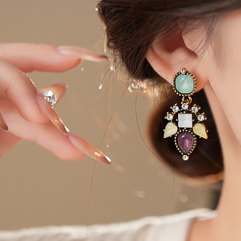 银针欧美夸张树脂镶钻花朵耳钉时尚小众设计感耳环轻奢高级感耳饰详情12