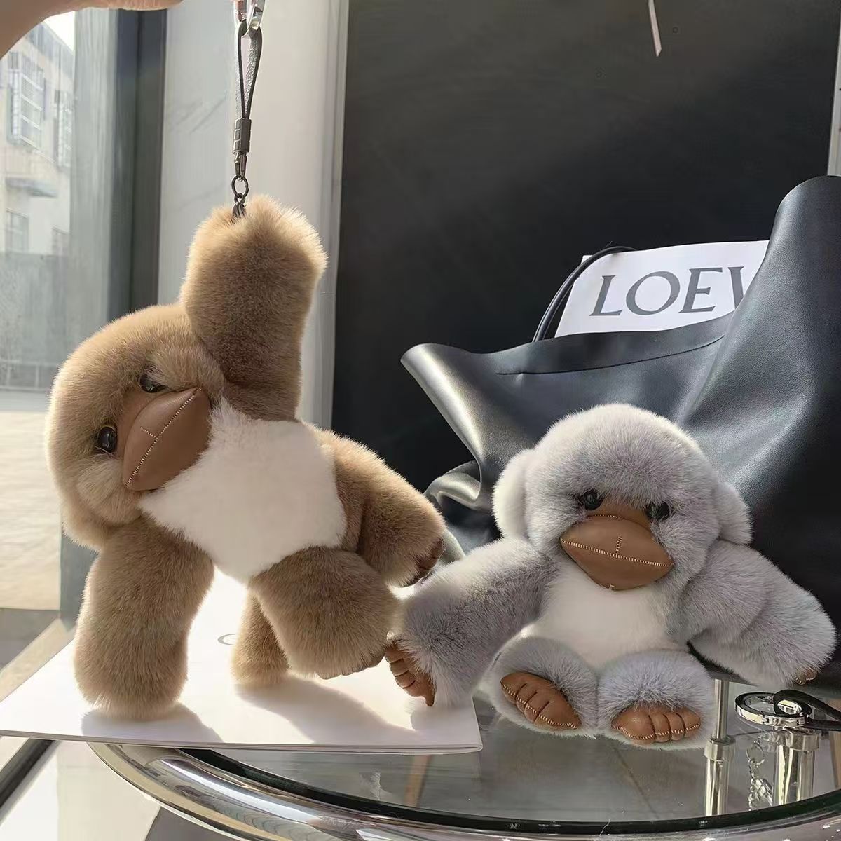 仿獭兔毛可爱幸运小猴子长臂猴包包挂件毛绒后视镜汽车挂饰萌趣详情9