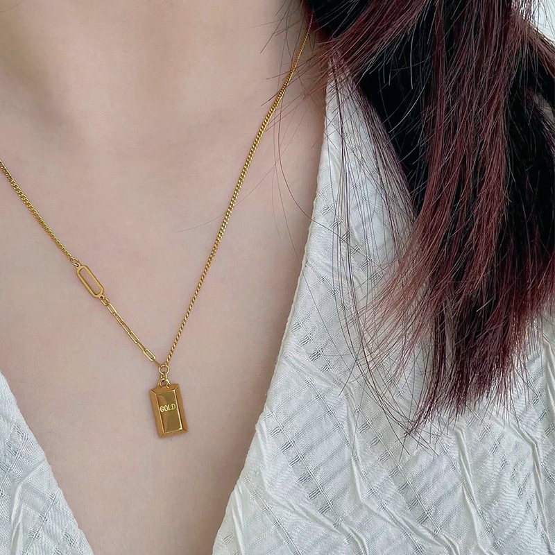 Cross-border best-selling European and American get-rich-quick gold brick necklace, titanium steel 18k gold pendant, gold-plated high-end non-fading collarbone chain pic 1