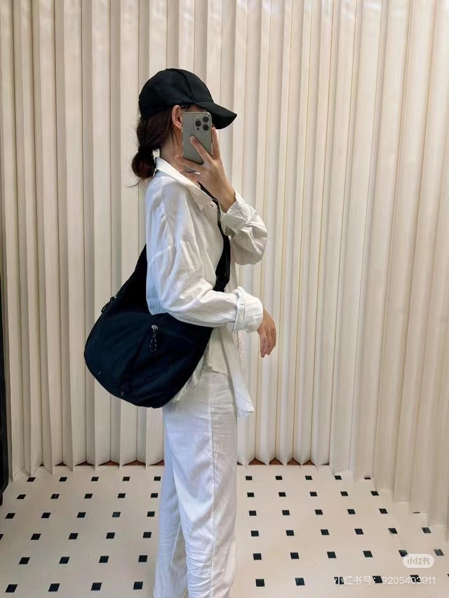 lululemon包大容量休闲百搭13L牛角包月牙包小众女士单肩斜挎包详情11