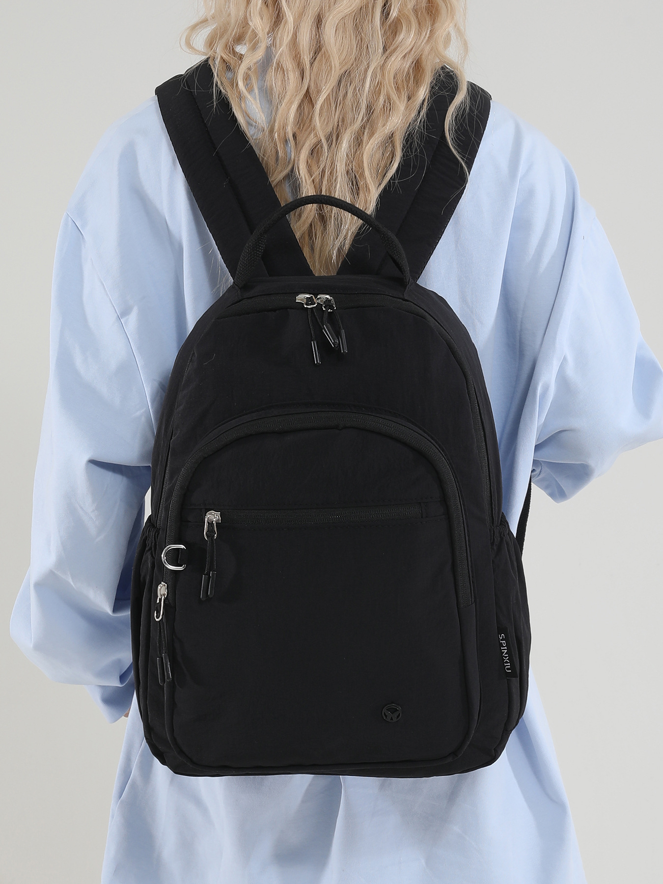 现货外贸跨境大容量轻便多隔层女士休闲百搭防泼水学生双肩包学生详情26