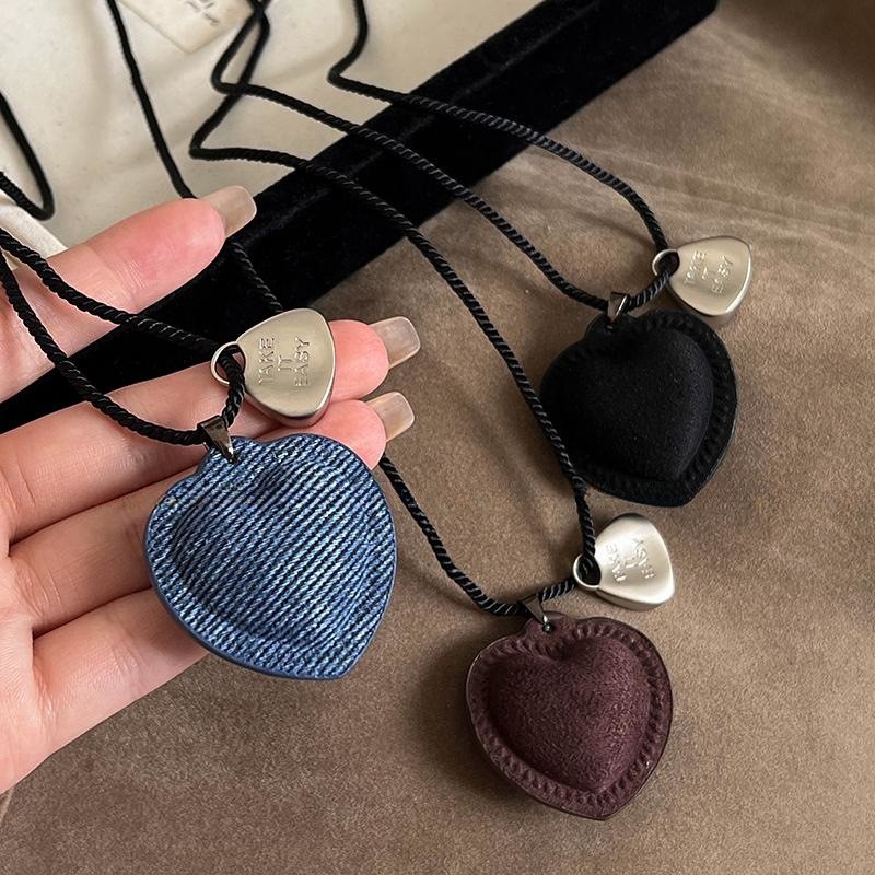 ins博主牛仔爱心细绳项链2024新款时尚潮流毛衣链小众简约颈链女详情1