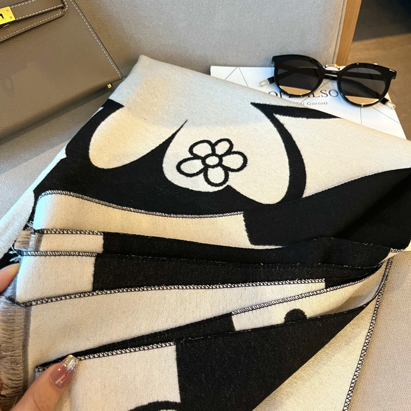 新款秋冬围巾轻奢高级感披肩保暖百搭女韩系氛围感围巾C家大披肩详情8