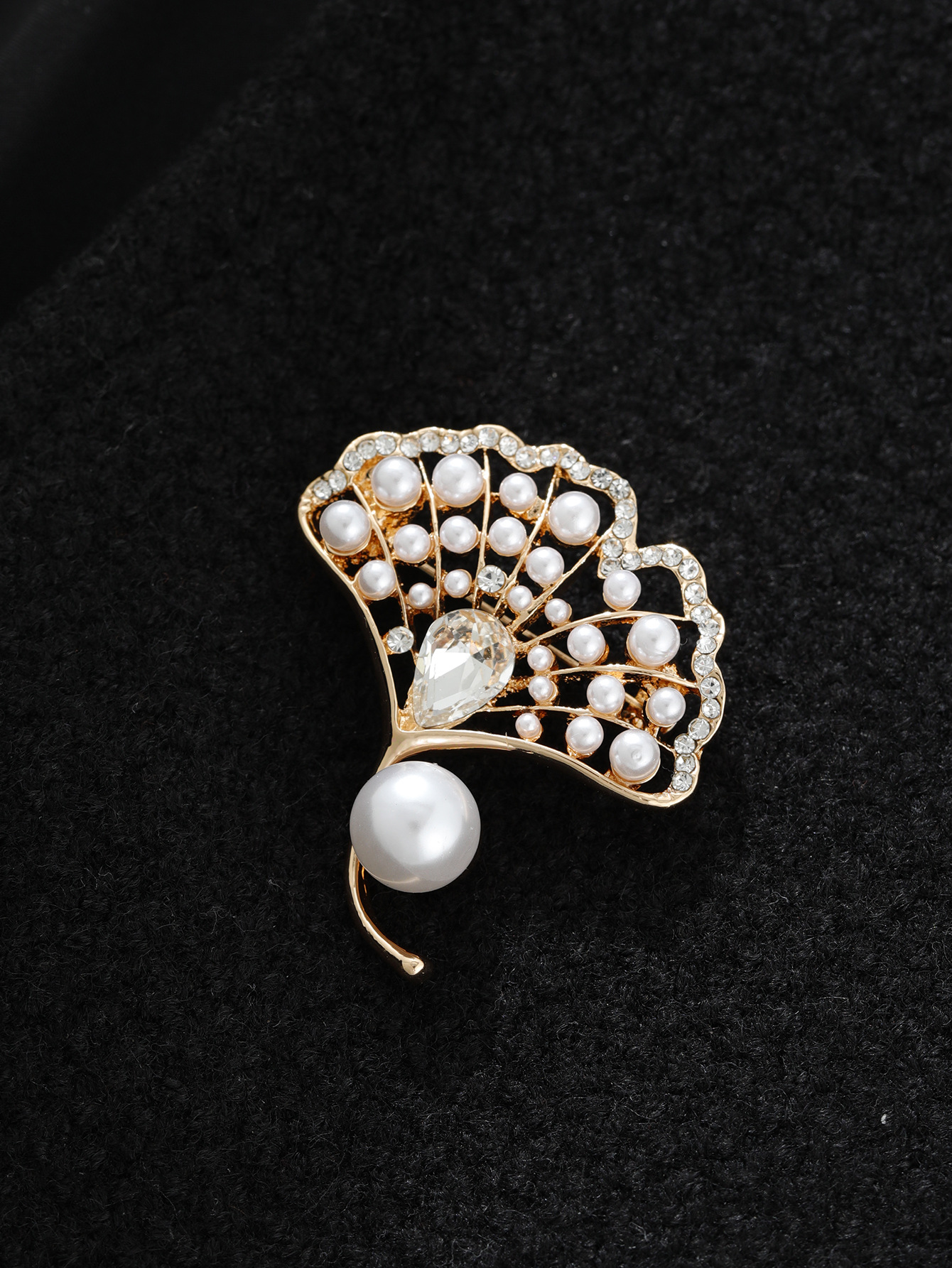 韩版精致镂空银杏叶珍珠胸针胸花女气质优雅百搭西装大衣配饰别针详情2