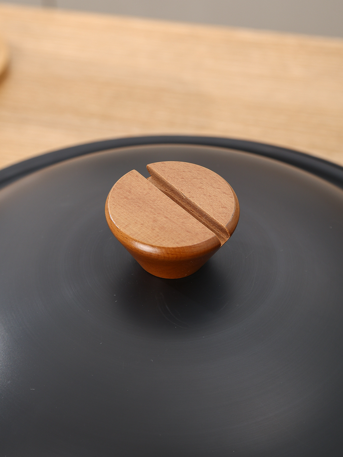 铁锅直播代发手工老铁锅带盖家用不粘炒菜锅无涂层熟铁锅日用百货锅具详情3