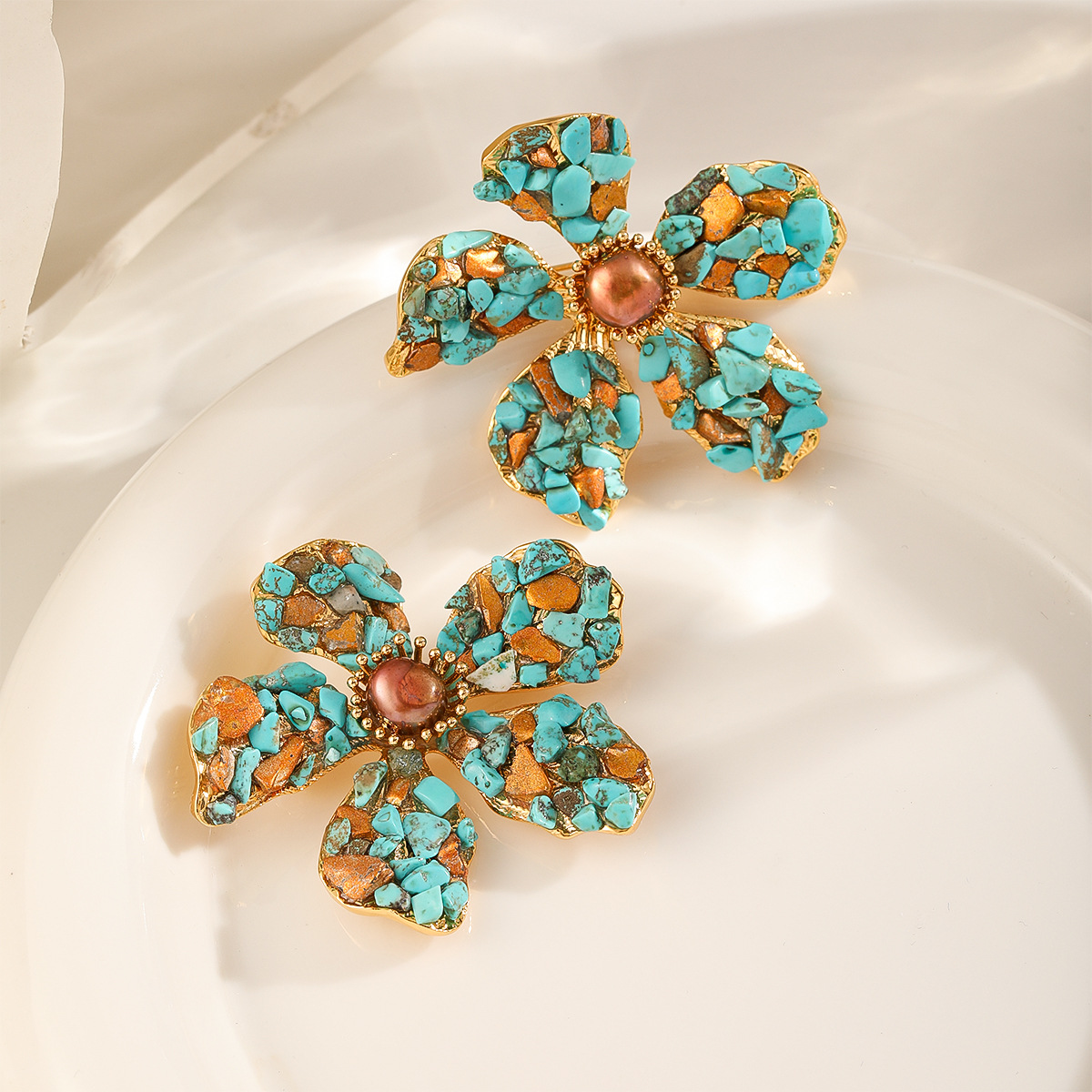 Nasha Cross-border Exclusive Blue pine crushed stone creative flower brooch, design sense, niche original design style brooch pic 8