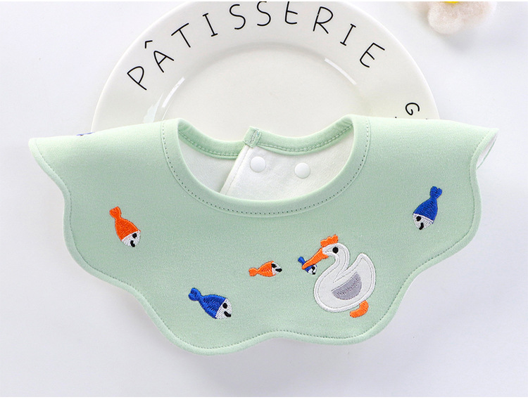 批发7A抗菌防水a类纯棉围嘴宝宝花瓣口水兜韩版婴儿防吐奶口水巾详情11