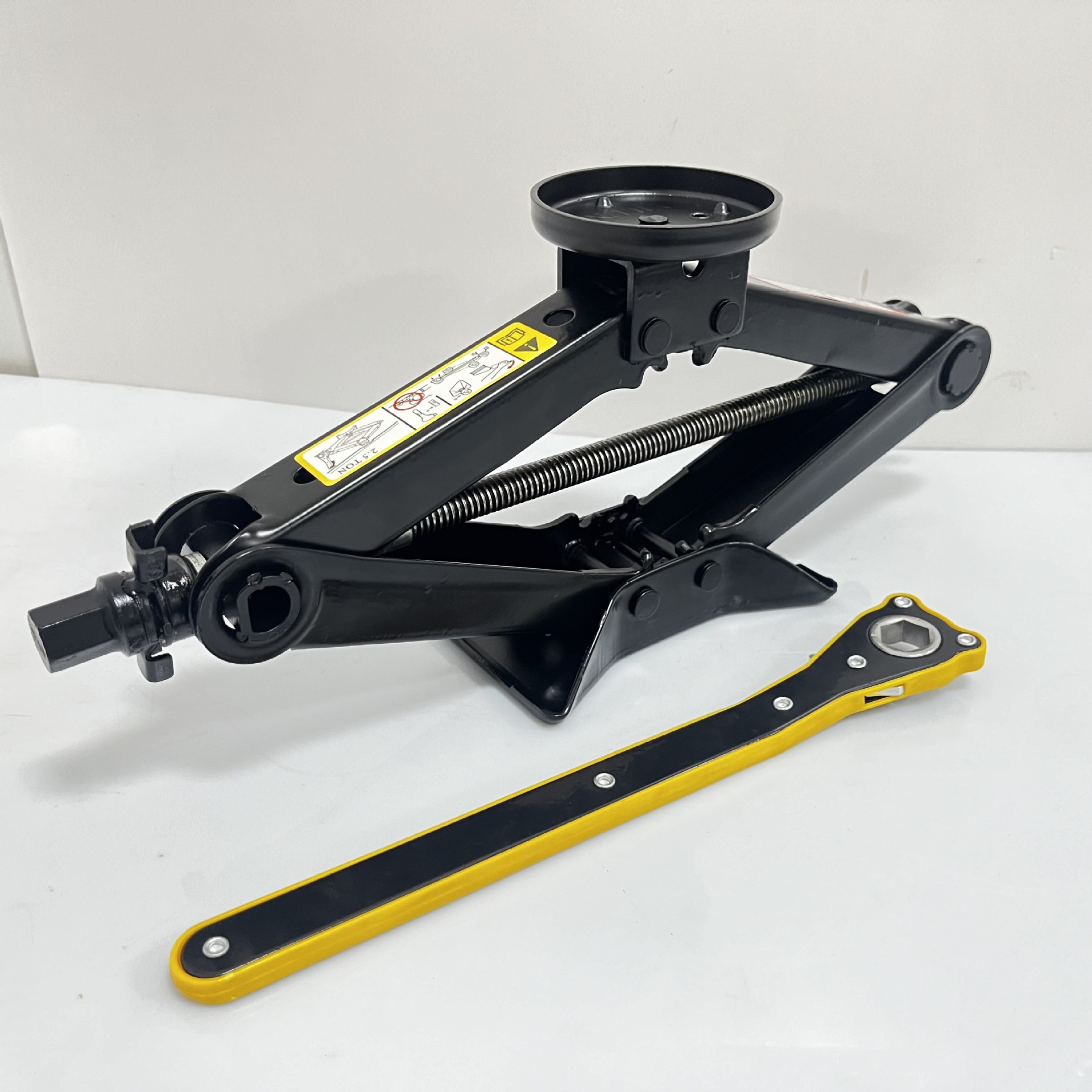 The new YILUN brand Tesla car scissor jack, a universal and labor-saving jack, is suitable for all family car models pic 13