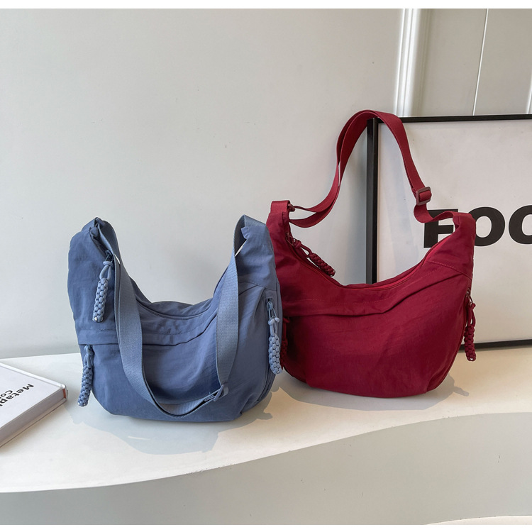 时尚布包女学生上课挎包尼龙布斜挎包大容量单肩包日系出游饺子包详情11