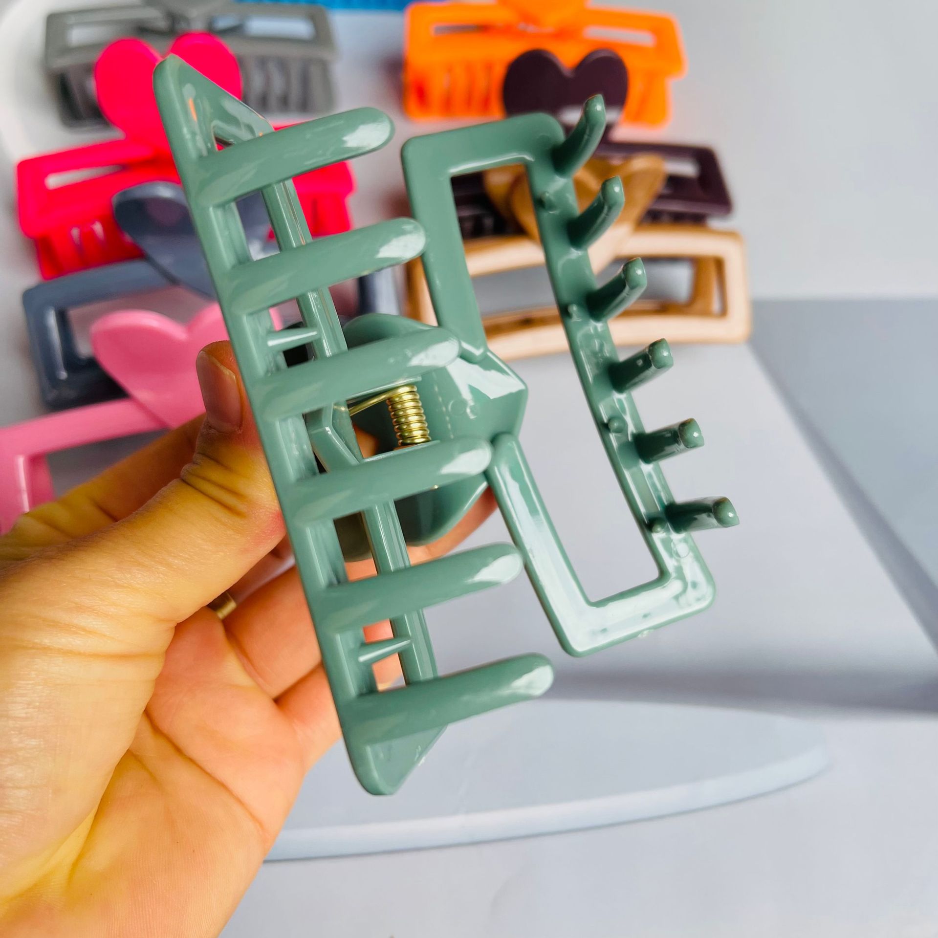 【 Zone 1-12 】7003 heart-shaped Square Hairpin 12/ pack 1200/ box Large heart-shaped square hairpin 1 yuan 2 yuan Store Supply Heart-shaped hair clip Back head bun Hairpin clip clip Hair accessory batch pic 7