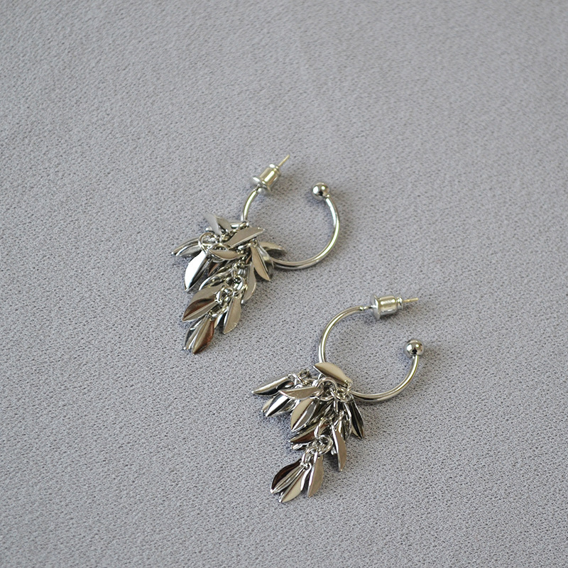 日韩小众设计潮酷银色树叶流苏闪耀动感925银针C字耳环耳饰气质女详情3