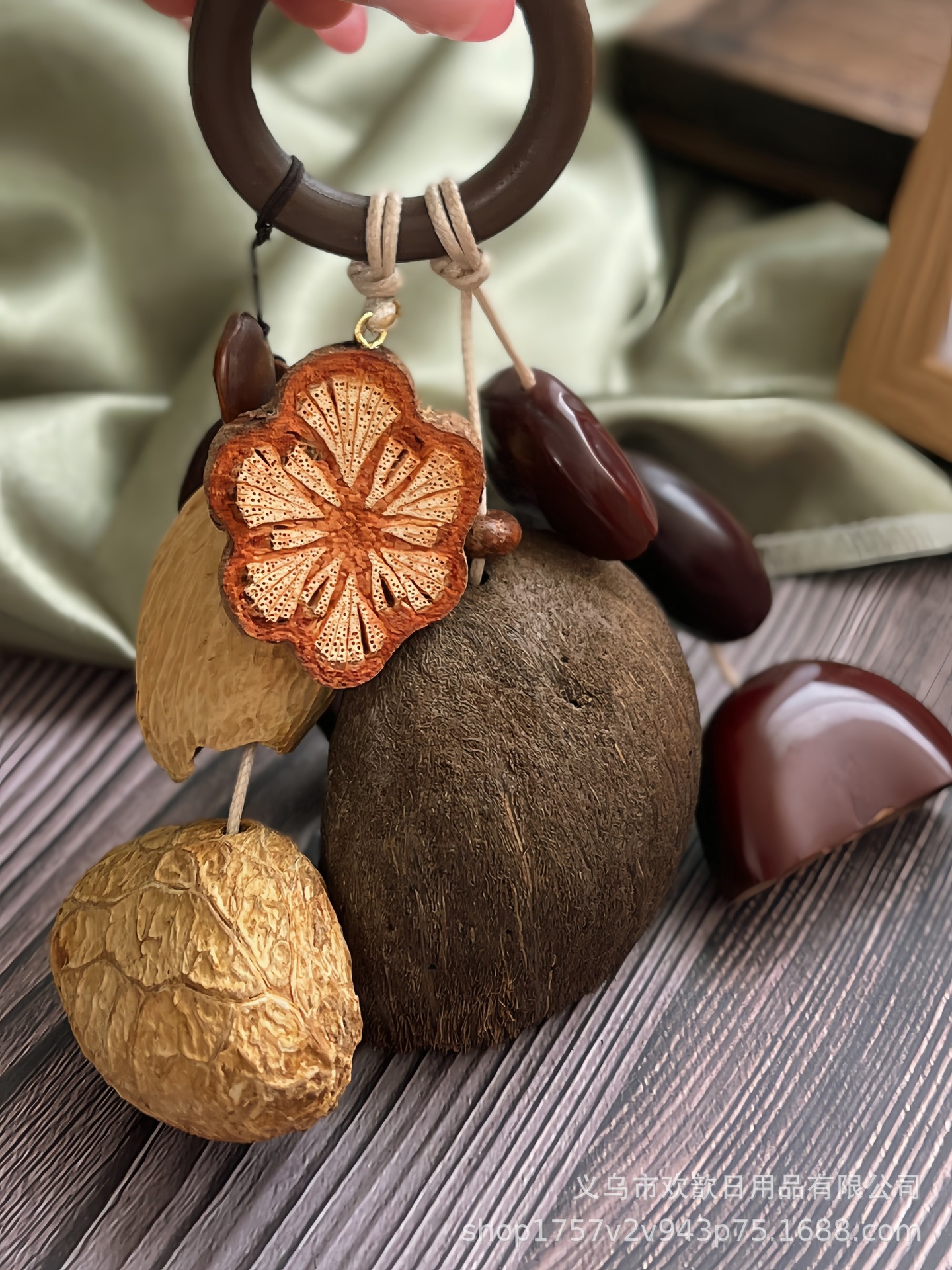 天然印尼果壳铃手摇铃手链音乐打击伴奏音疗瑜伽冥想铃野果壳风铃详情7
