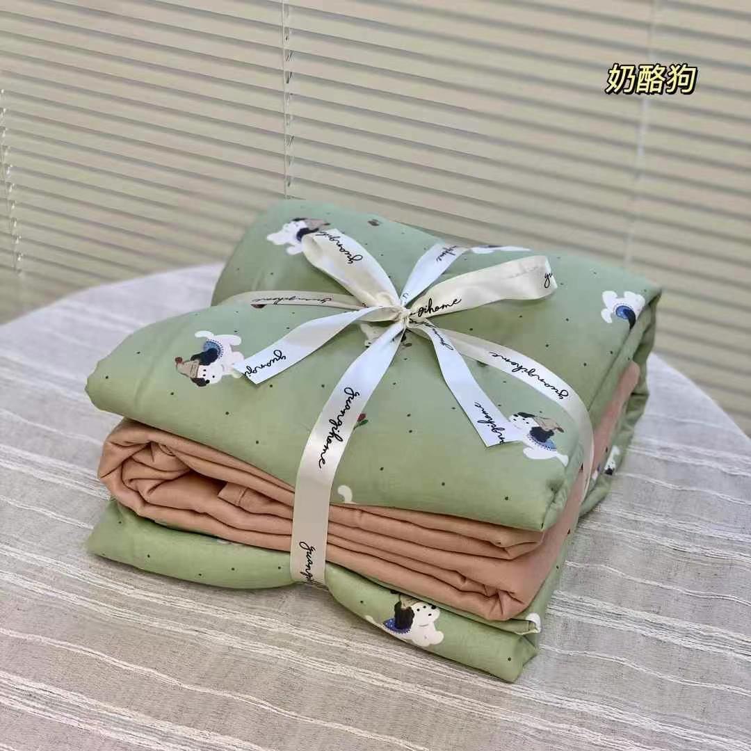 A set of three or four pieces with fresh small floral print double-layer yarn, pure cotton soft naked sleeping quilt cover and cartoon bedding pic 43
