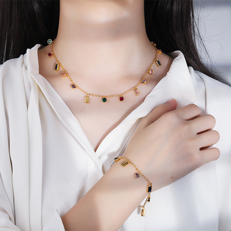 Zhuang Shengsheng Jewelry offers a wide range of new European and American personalized color-matched glass stone bracelets and necklaces for women, as well as wholesale of elegant female accessories pic 3