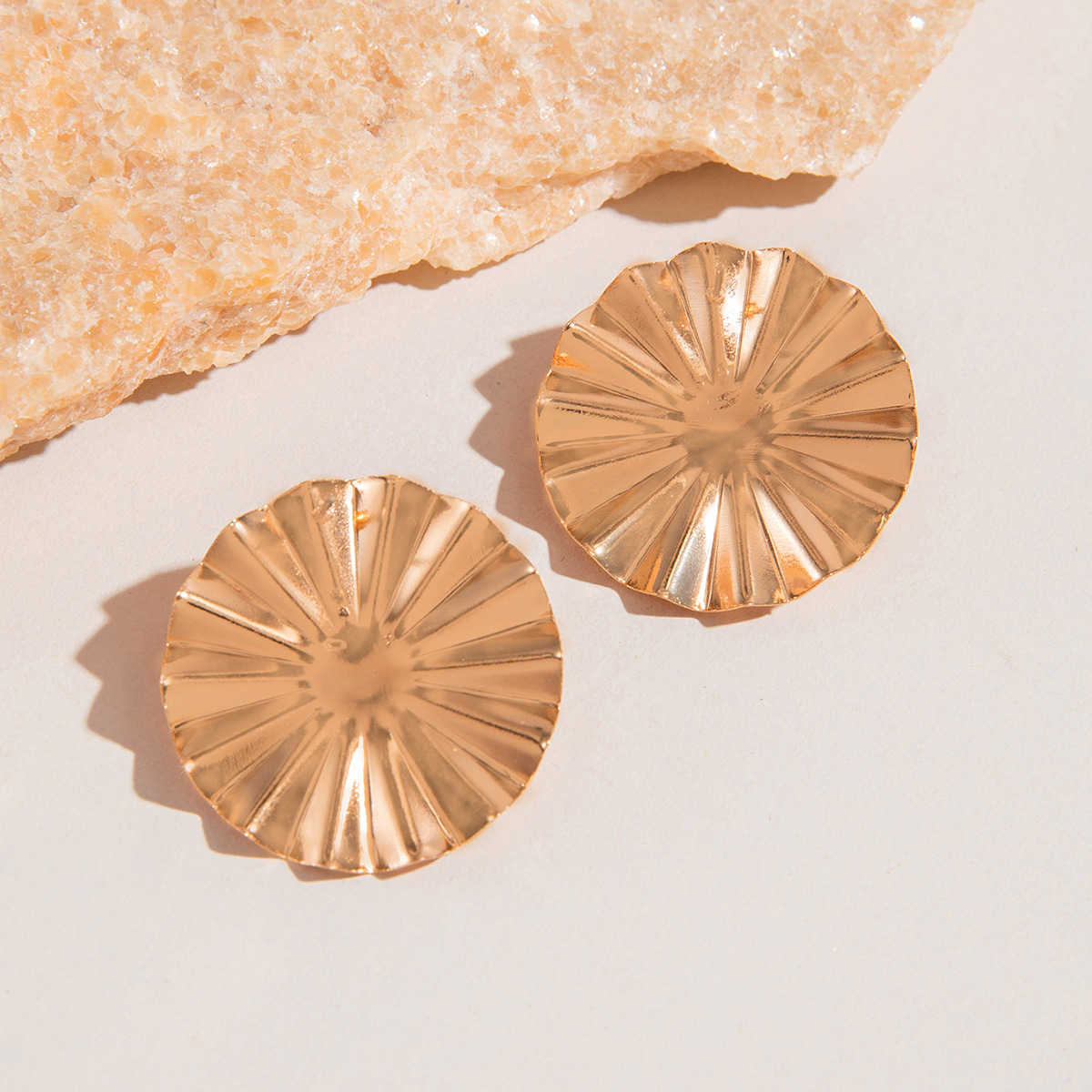 欧美跨境复古水滴形褶皱耳环气质高级感几何椭圆三角形耳钉耳饰女详情6