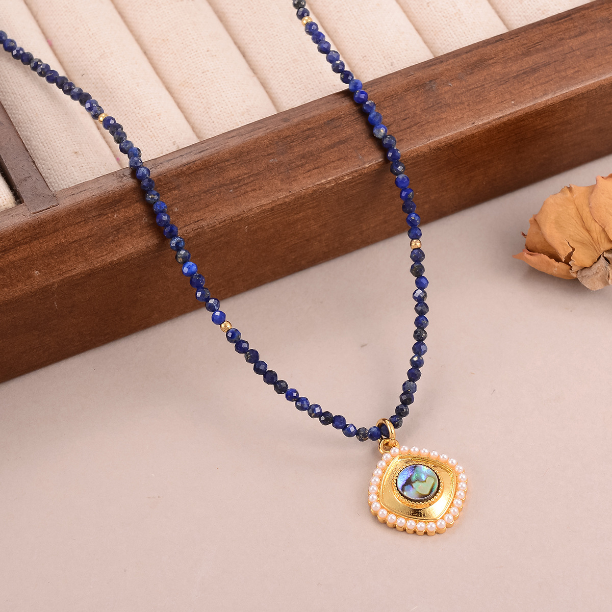 Simple and fresh heart-shaped geometric necklace, summer versatile beaded dopamine necklace, fashionable new collarbone chain for women pic 28