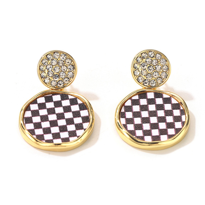 New checkered earrings with a retro feminine charm, black and white checkered stud earrings, ins niche and unique geometric earrings, 925 silver pic 23