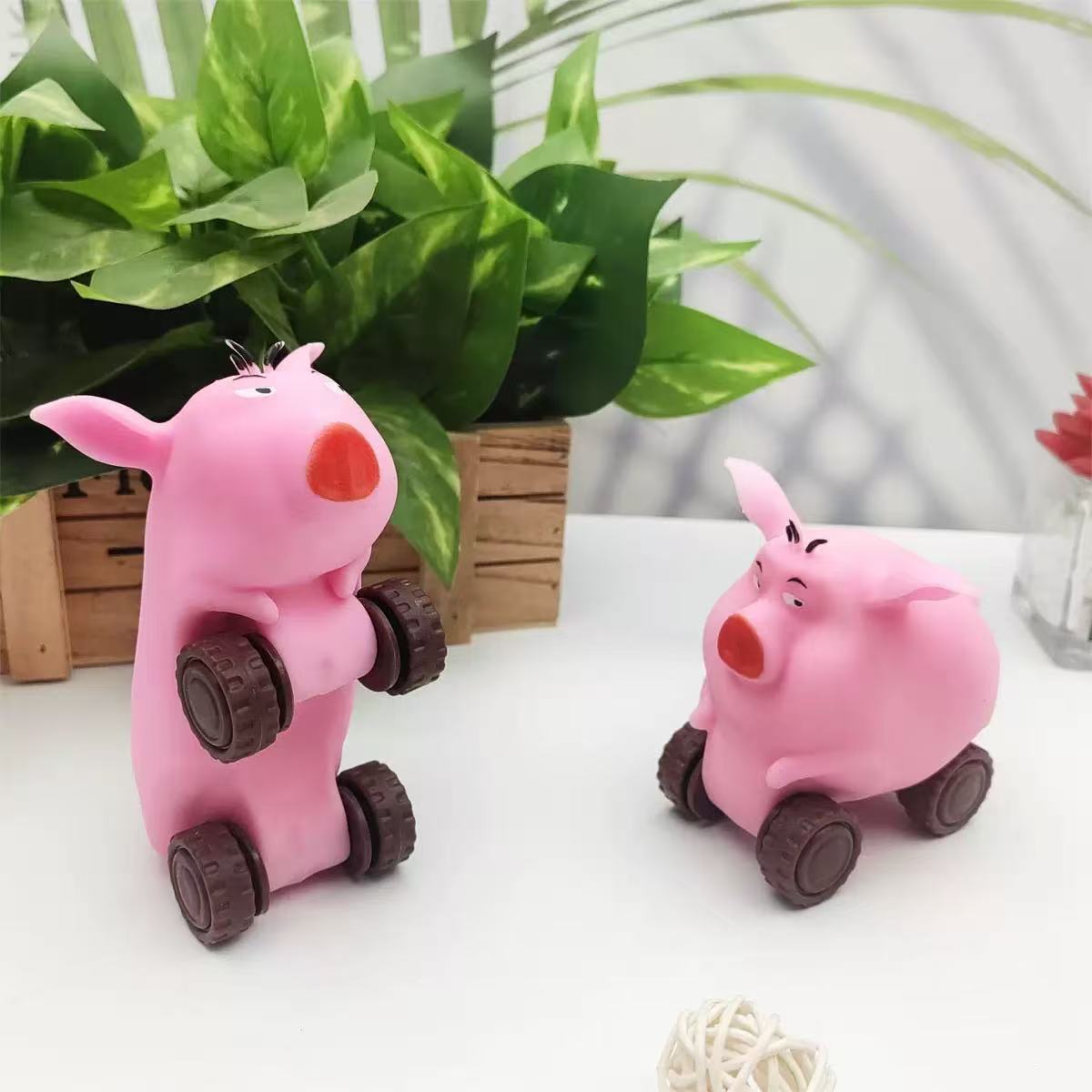 New flying Pig pull car, creative sliding car, best-selling transformable car, sand-filled toy car wholesale, educational pic 5