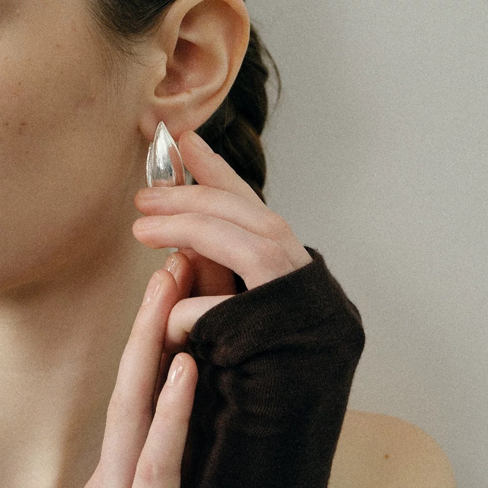 侯佩岑同款金银双色果荚双面叶片耳环优雅气质高级感小众时尚耳饰详情7