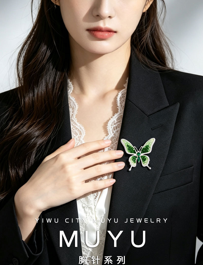 Source factory Forest-themed gradient crystal butterfly brooch, copper alloy micro-inlaid zircon light luxury high-end brooch clothing pic 9