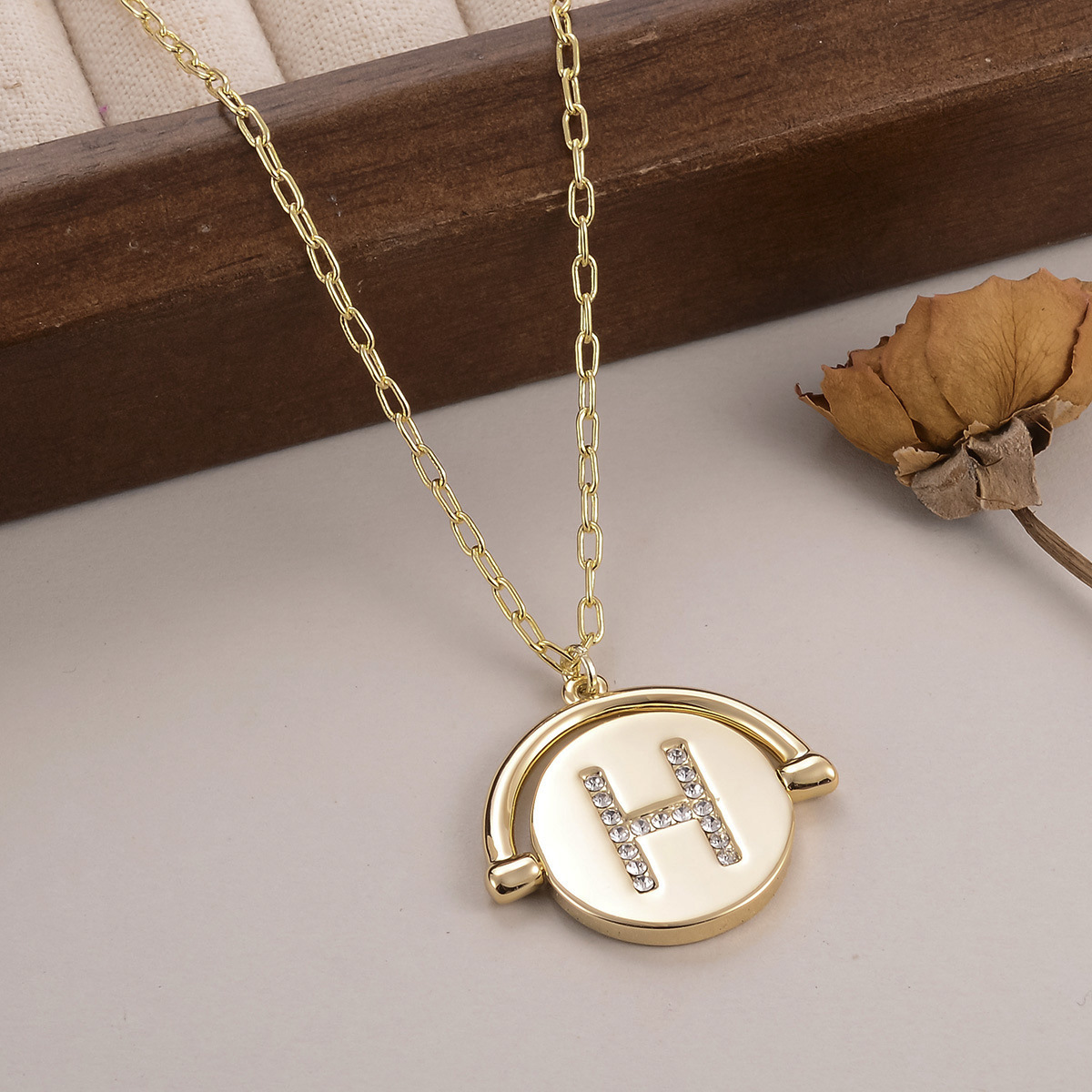 European and American letter fashion pendant, niche round English collarbone chain, versatile for women, light luxury, diamond-encrusted, personalized factory wholesale pic 48